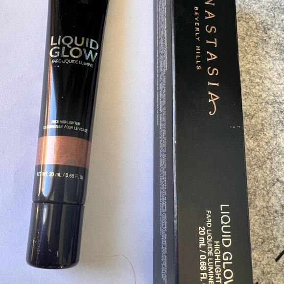 Anastasia Beverly Hills Liquid Glow - Picture 6 of 8